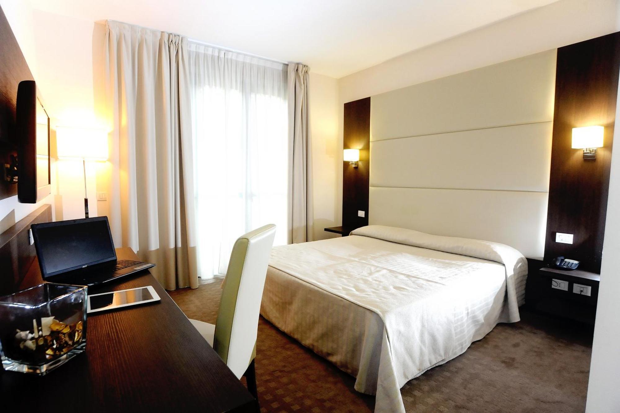פיאנו רומאנו Palace Inn Rome Fiano חדר תמונה