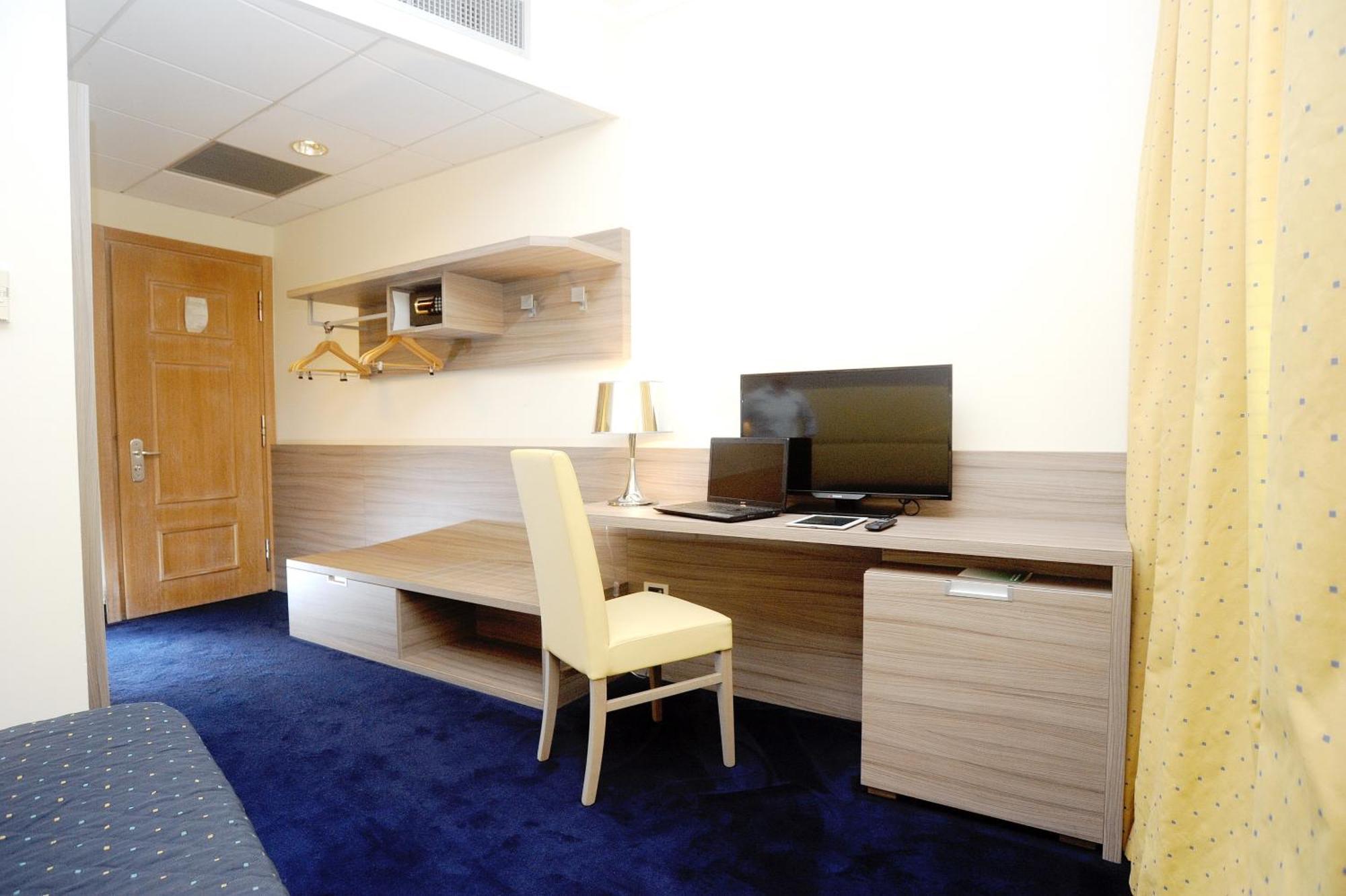 פיאנו רומאנו Palace Inn Rome Fiano חדר תמונה