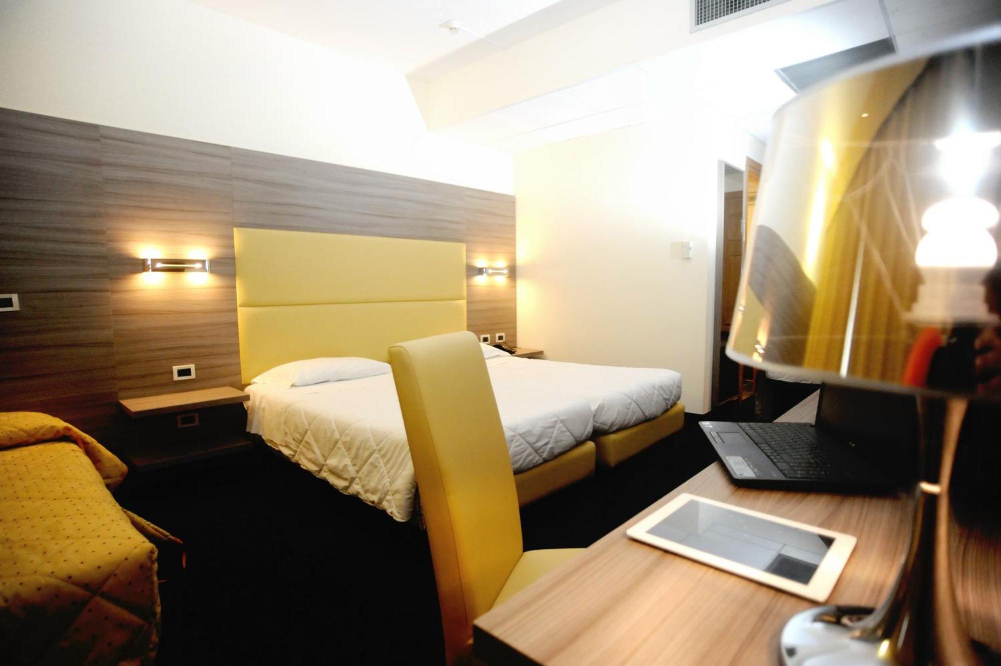 פיאנו רומאנו Palace Inn Rome Fiano חדר תמונה