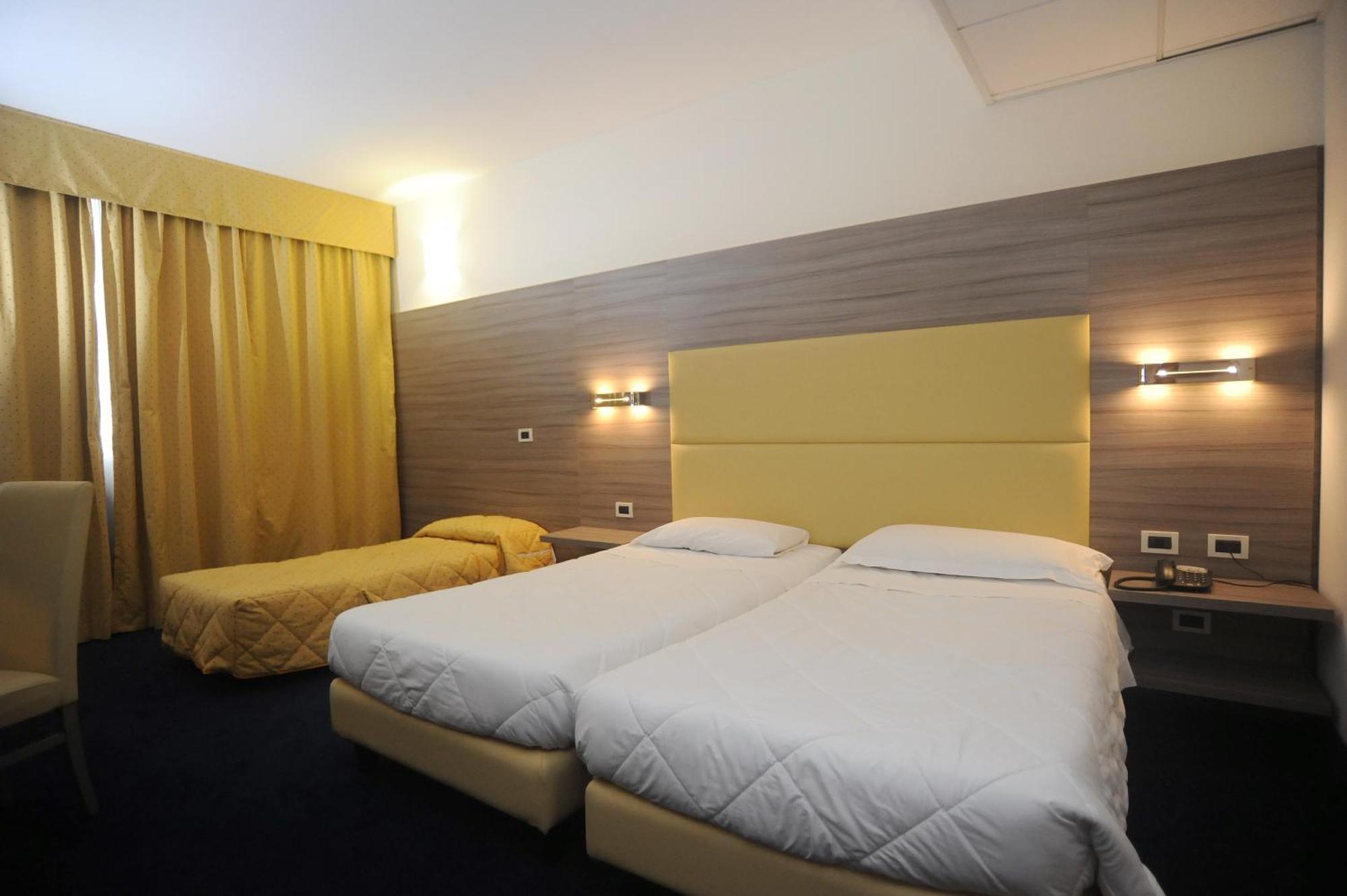 פיאנו רומאנו Palace Inn Rome Fiano חדר תמונה